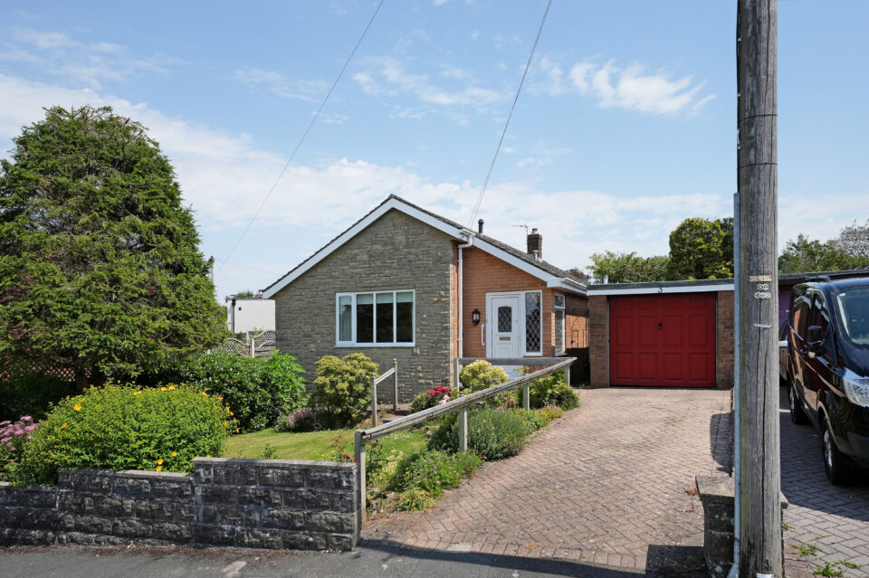 Peterborough Close, Sheffield, S10